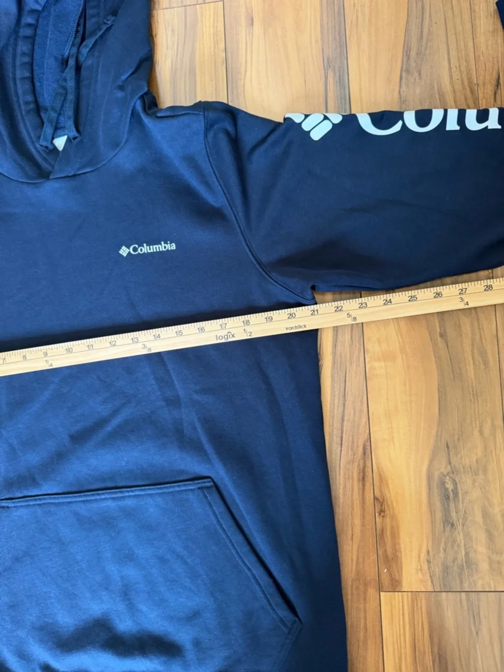 Columbia men’s Dark Blue Hooded Pullover